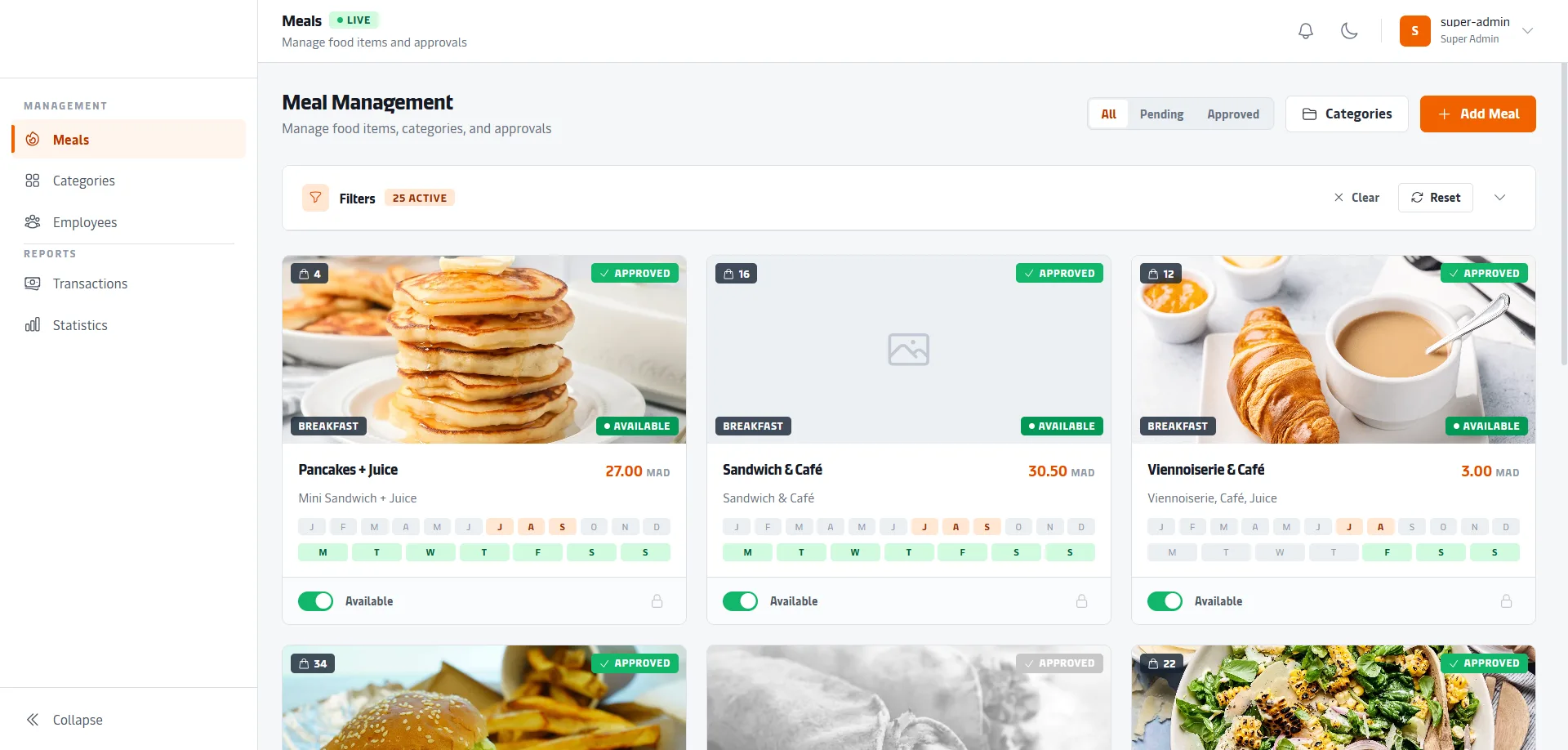 Catalogue des repas : prix, disponibilité et état de validation sur la même carte.